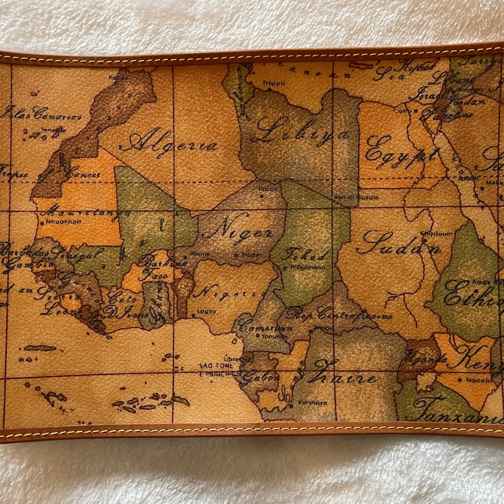 Alviero Martini - Italian Luxry Brand MAP Passport Holder NWOT